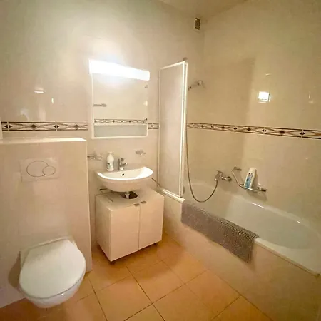 Superb 2 On The Ground Floor 아파트 *